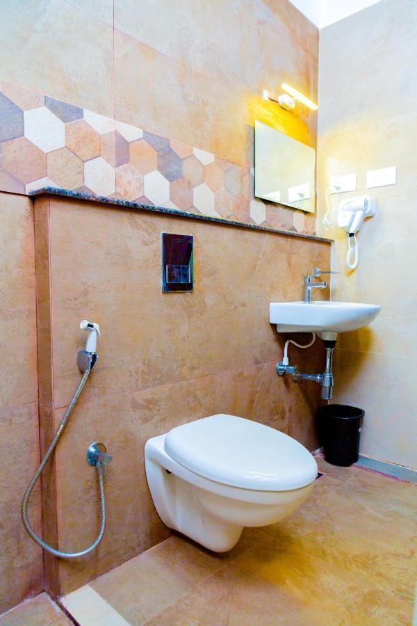 Laughing Waters Fine Stay Kuttālam Exterior foto